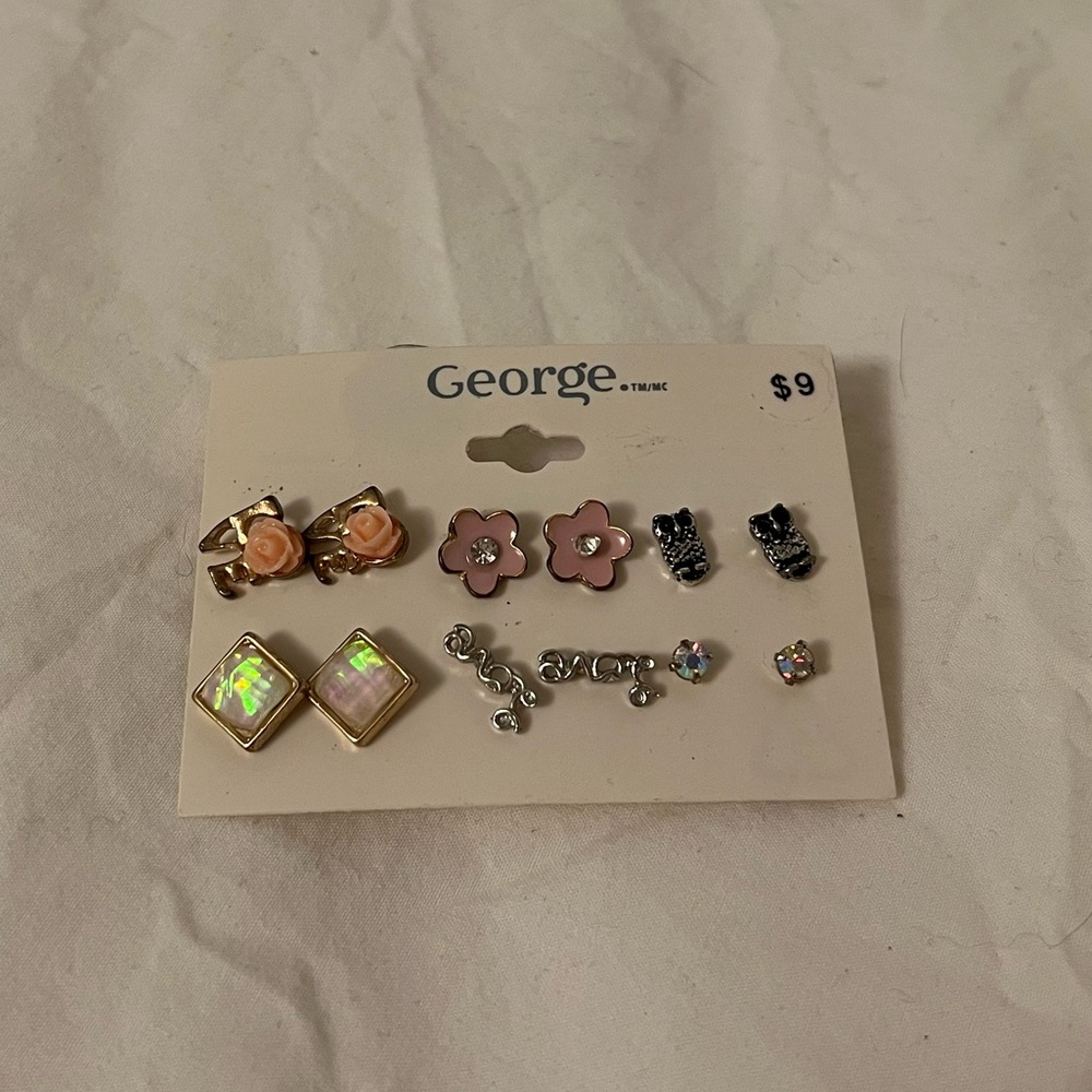 🌸3 FOR 5🌸 6 pack of earrings